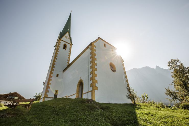 Krafttanken beim Kraftplatz St. Nikolaus-Kapelle