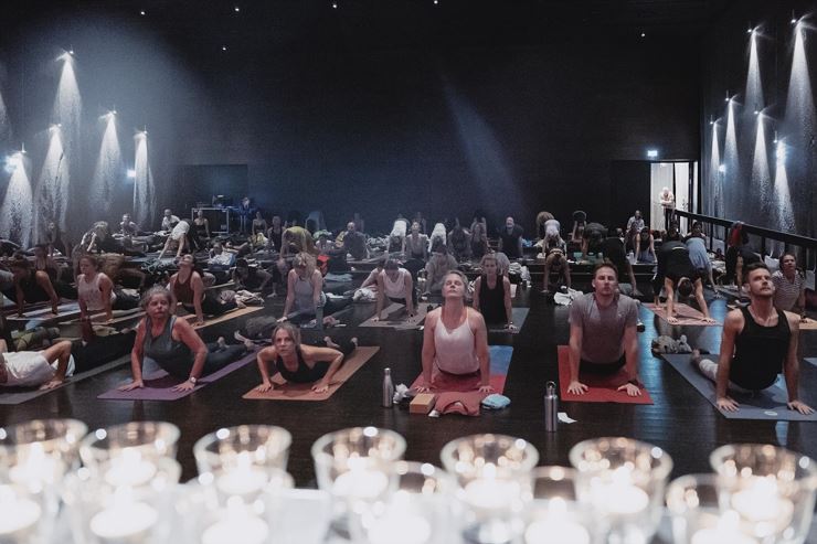 108 Sonnengrüße zur Wintersonnwende