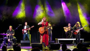 Tori Sparks & El Mar (USA/ESP) - American Roots Music meets Flamenco Fusion - Kufstein