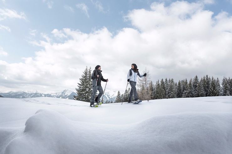 Snowshoe hiking Vorderthiersee