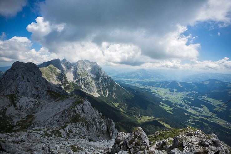 Crossing Scheffauer summit via Widauersteig trail