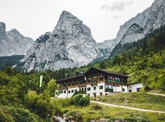 Through the Kaisertal to the Anton-Karg-Haus (Hinterbärenbad)