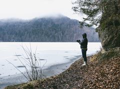 Winter walk around Lake Hechtsee