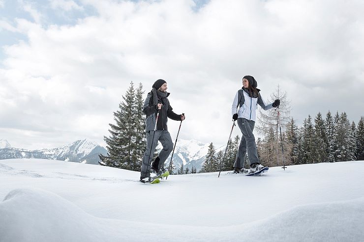 hd-schneeschuhwandern-im-pulverschnee-kala-alm-in-thiersee