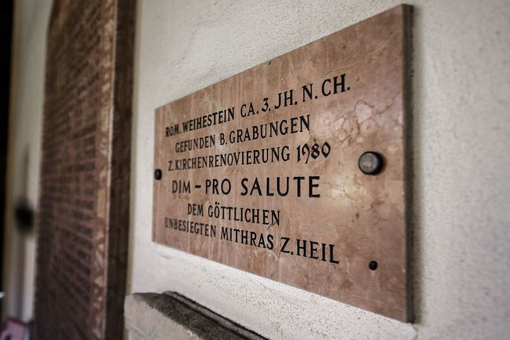 mithrasstein_pfarrkiche_erl_2