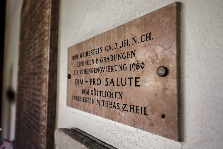 mithrasstein_pfarrkiche_erl_2
